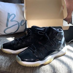 Jordan’s! Black! White! Red! Good condition!